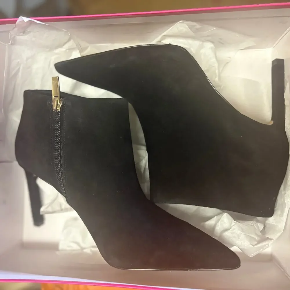 Vince Camuto Saston Booties 6.5 Black Suede NWT Boots Ankle Heel Zip Glam